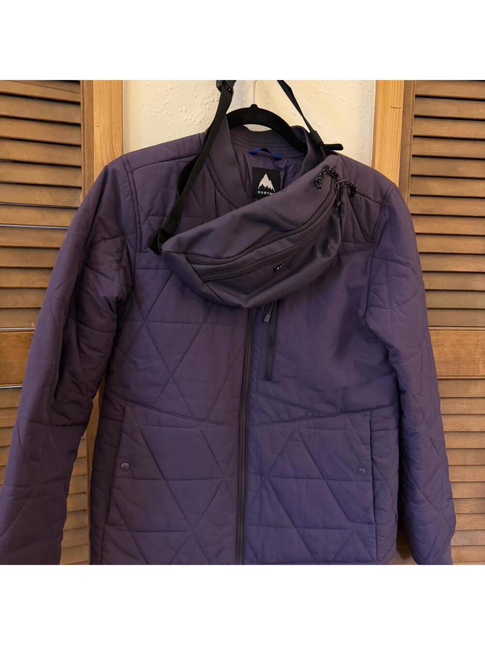 Burton medium purple jacket/matching waist pack
